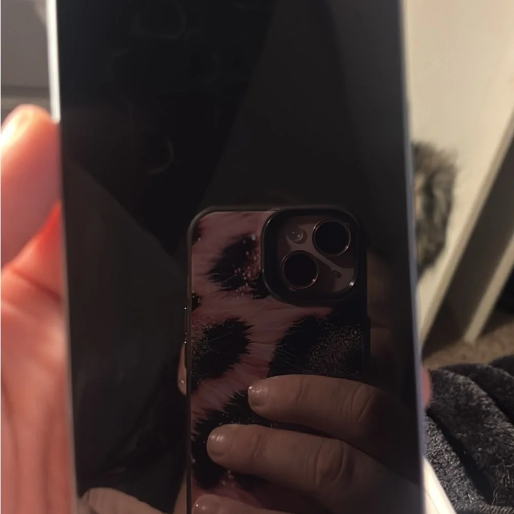 Apple iPhone 15 - white